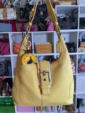 Coach Vintage Hampton Soho in Yellow Pebbled Leather- Rare Find 🐝